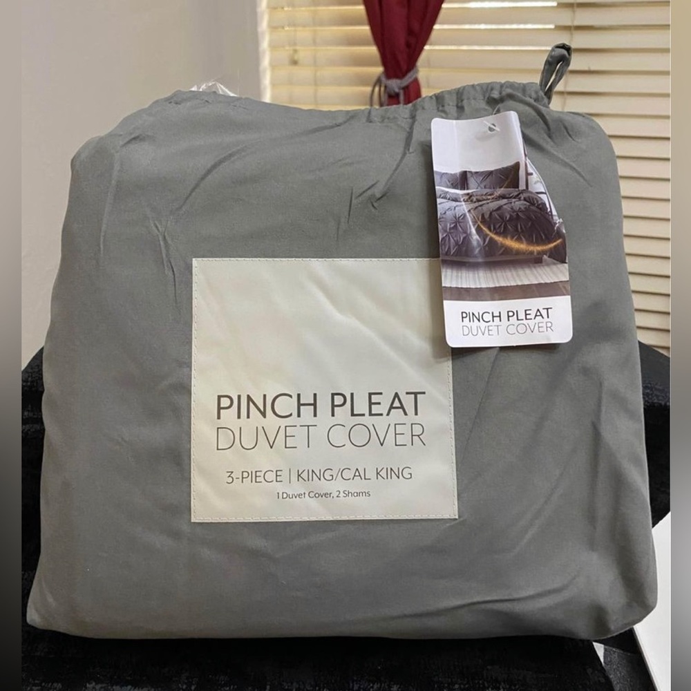 King / Cal King 3-Piece Gray Pinch Pleat Duvet Cover Set - Picture 3 of 10